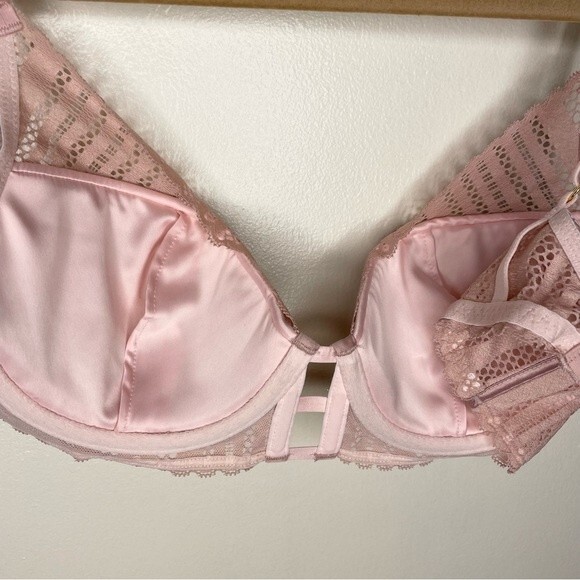 Victorias Secret Bra Very Sexy Lightly Lined Plunge Two Tone Lace Pink Size 34C - Picture 5 of 8